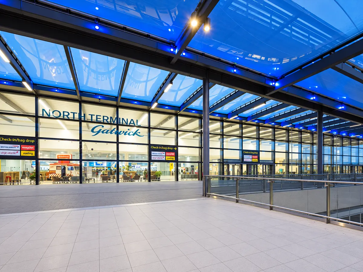 Gatwick Airport terminal, London Airport Taxi transfers